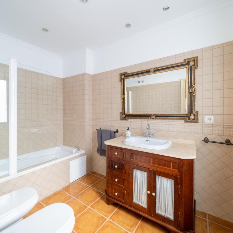 Apartamento Marina Nerja - Apartamento de 2 dormitorios con vistas a la montaña - 2
