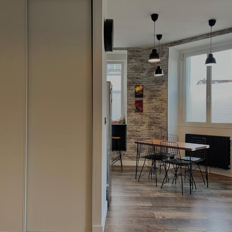 L'univers automobile au coeur de Mulhouse - Two-Bedroom Apartment - 4