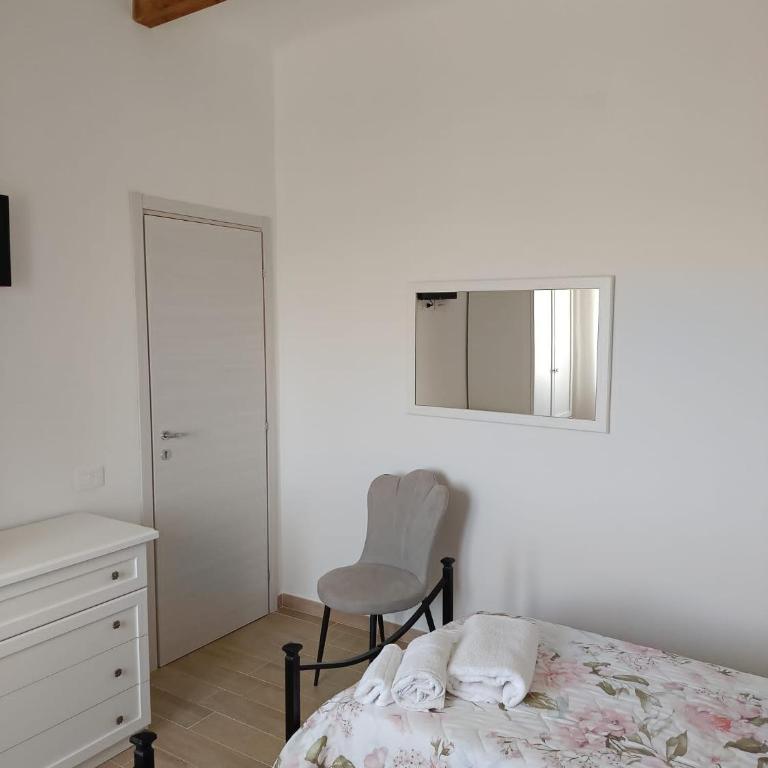Bed breakfast L'AMICO - Camera Matrimoniale/Doppia con Letti Singoli con Bagno in Comune - 3