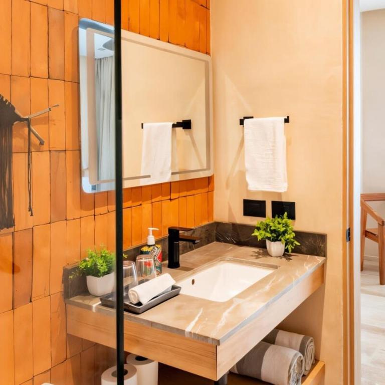 Xaana Private Pool 2 bed wifi 300 Mbps Rooftop - Two-Bedroom Apartment - 11