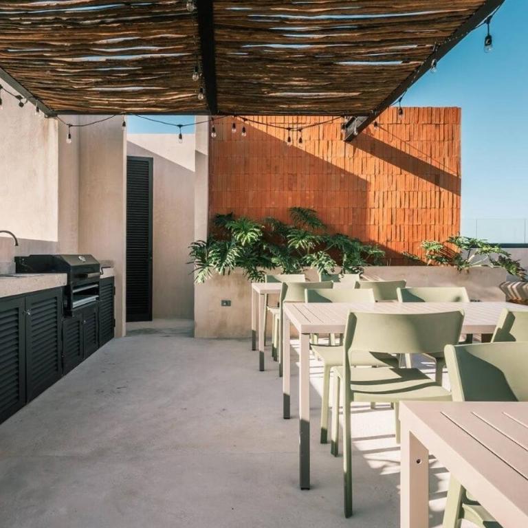 Xaana Private Pool 2 bed wifi 300 Mbps Rooftop - Two-Bedroom Apartment - 18