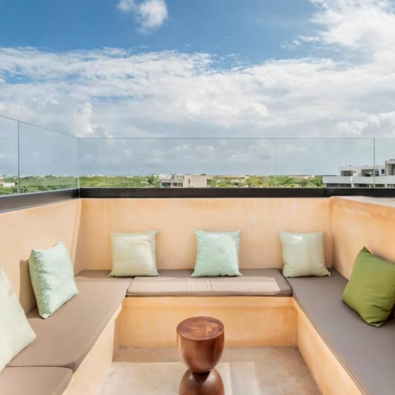 Xaana Private Pool 2 bed wifi 300 Mbps Rooftop - Two-Bedroom Apartment - 25