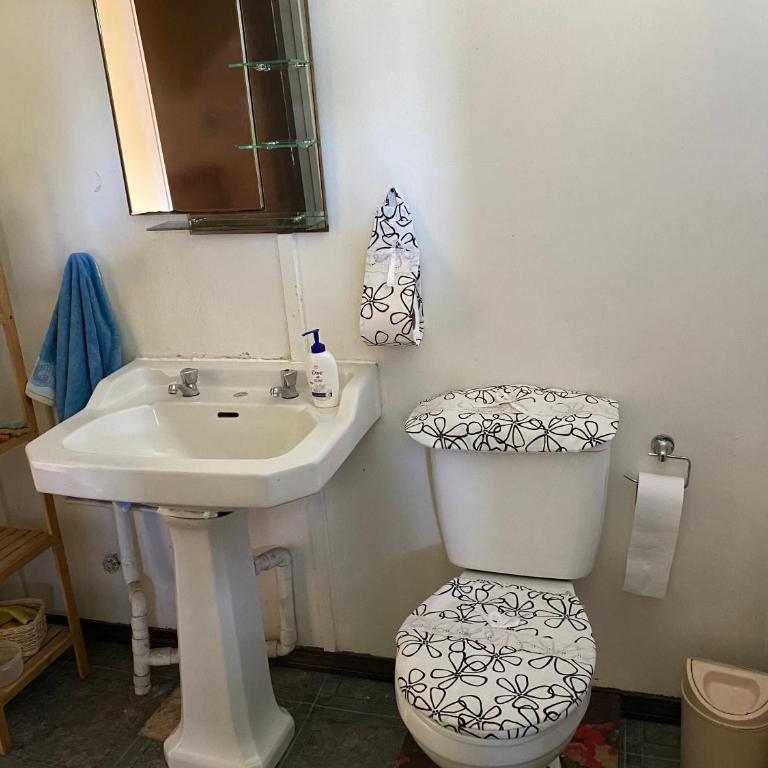 Departamento gris - Three-Bedroom Apartment - 35