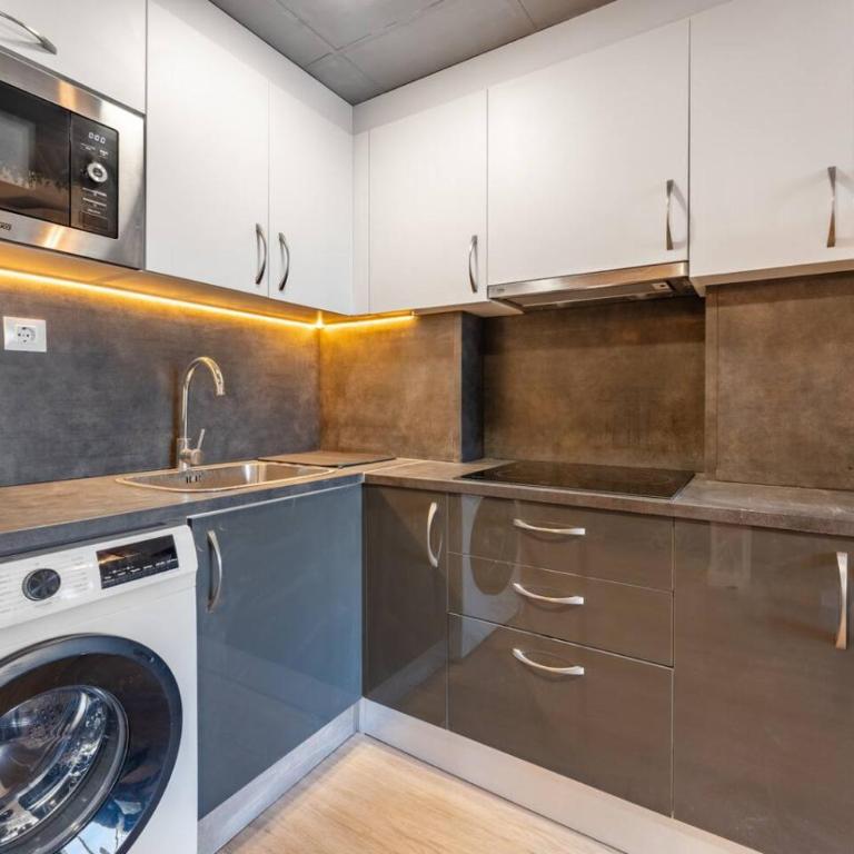 Industrial loft at the beach - Apartamento de 2 dormitorios con vistas al complejo - 25