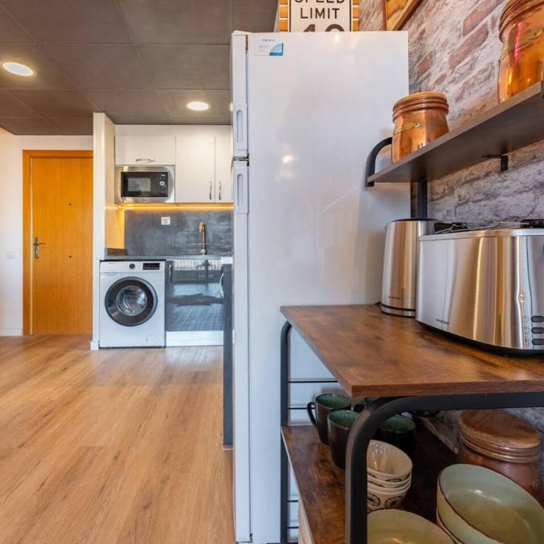 Industrial loft at the beach - Apartamento de 2 dormitorios con vistas al complejo - 20
