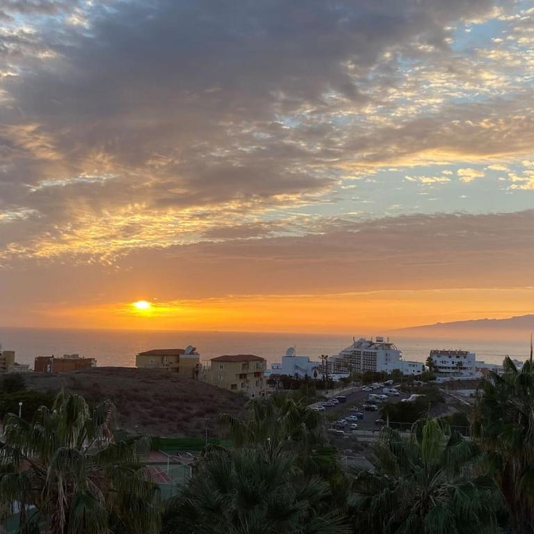 Costa Adeje Cozy Sunset Ocean Apt View With Balcony D By-Tenerife365 - Casa - 6