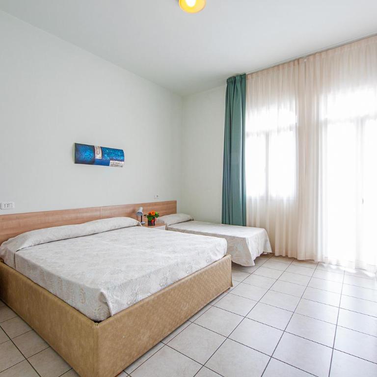 Hotel Ginevra - Camera Tripla con Balcone - 1