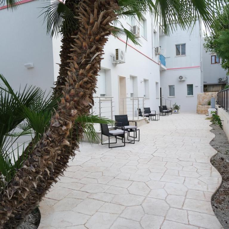 Elegante Bilocale con Giardino - Appartamento con 1 Camera da Letto - 24
