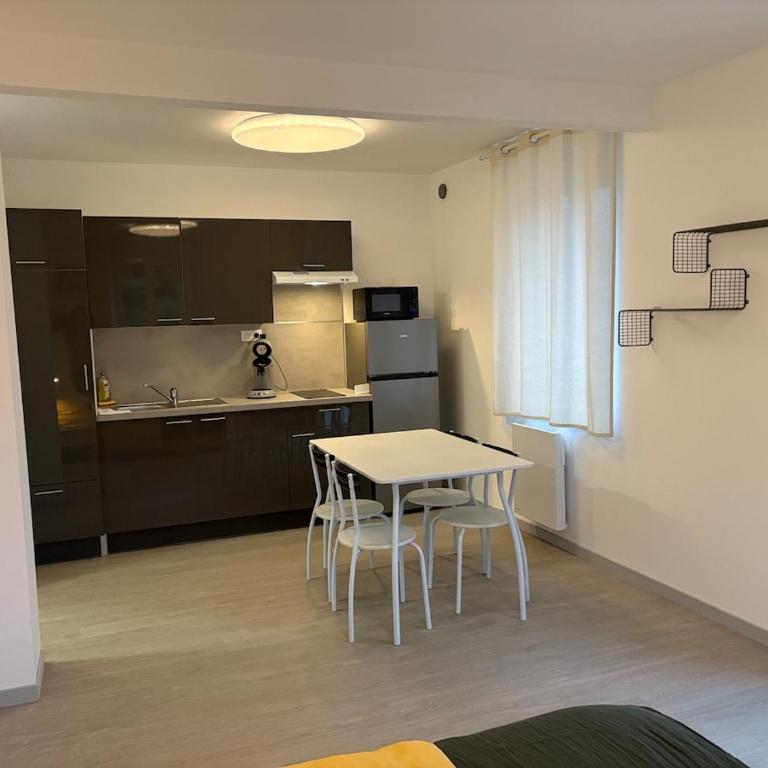 Le Nid de Louise, studio Mulhouse avec terrasse - Apartamento de 1 dormitorio - 9
