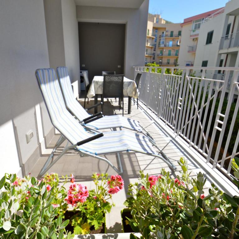 Royal Sea House - Appartamento con Terrazza e Vista Mare - 1