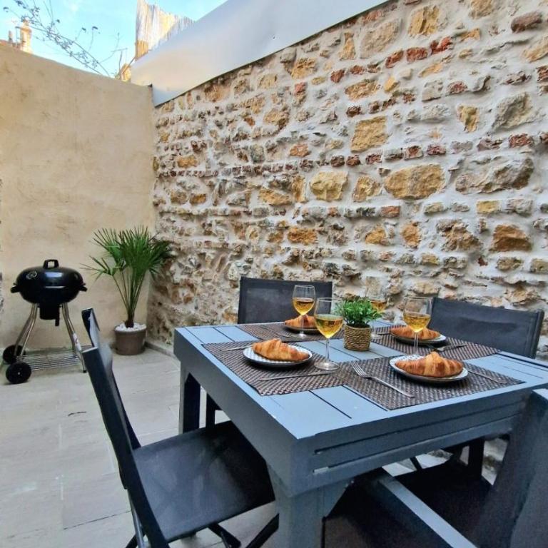 Proche Nausicaa, gare & remparts, spacieuse maison 3 chambres, cour privée, parking gratuit, Adaptée aux vélos - Maison 3 Chambres - 1