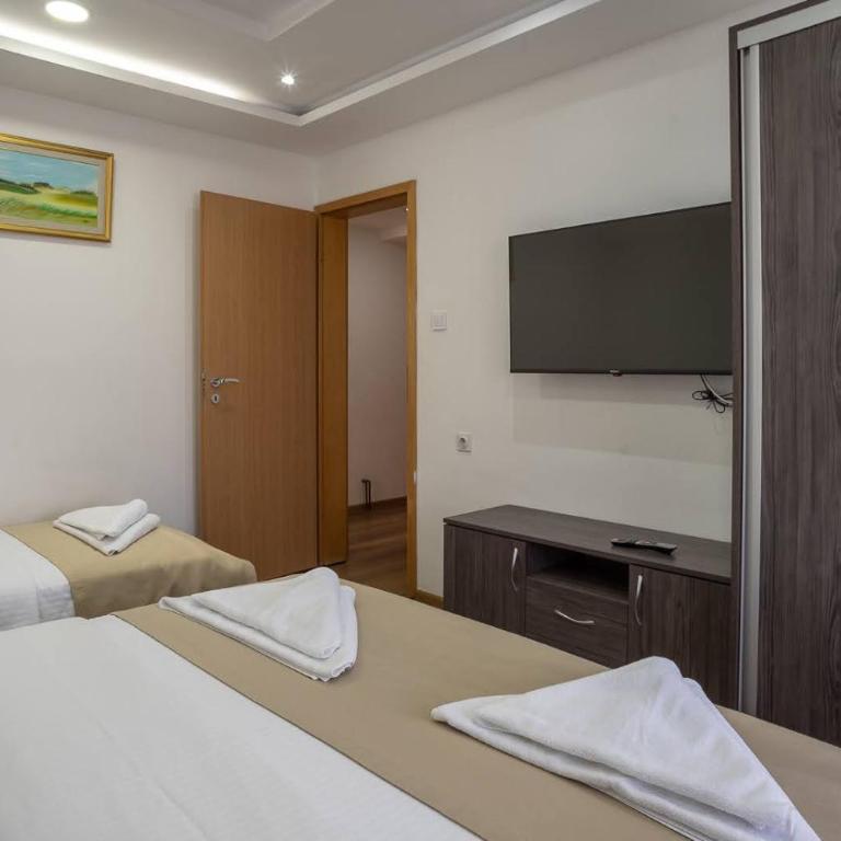 Hotel Pavlović - Apartment - 8