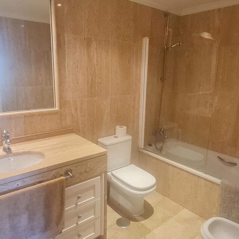 Luxury Two Bedroom Apartment in quiet neighborhood - Two-Bedroom Apartment - 5