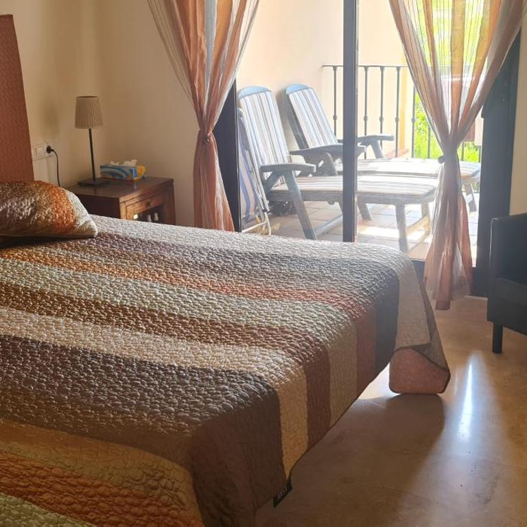 Luxury Two Bedroom Apartment in quiet neighborhood - Two-Bedroom Apartment - 4