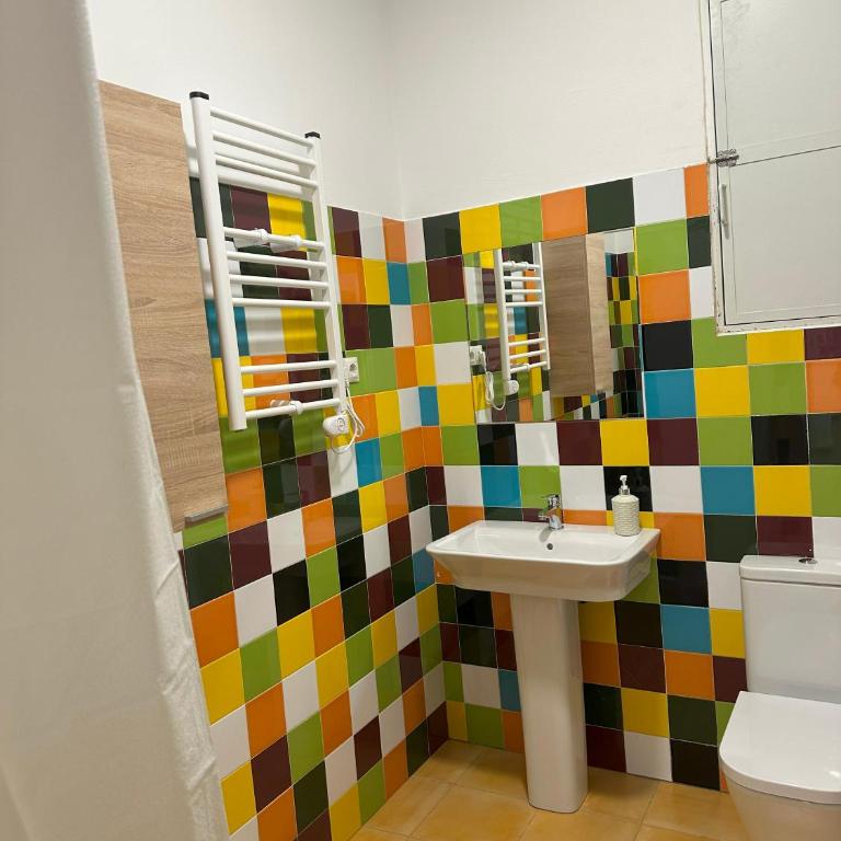 Urban Garden Bilbao - Habitación Triple con baño privado externo - 1