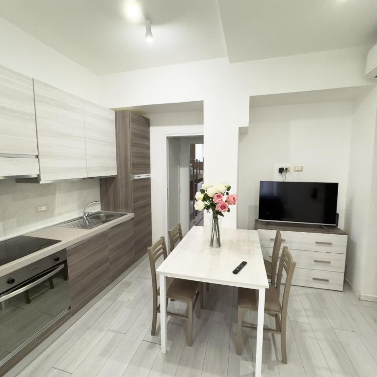 Valerias Nest Elegant Apt with WiFi and Charm - Appartamento con 2 Camere da Letto - 1