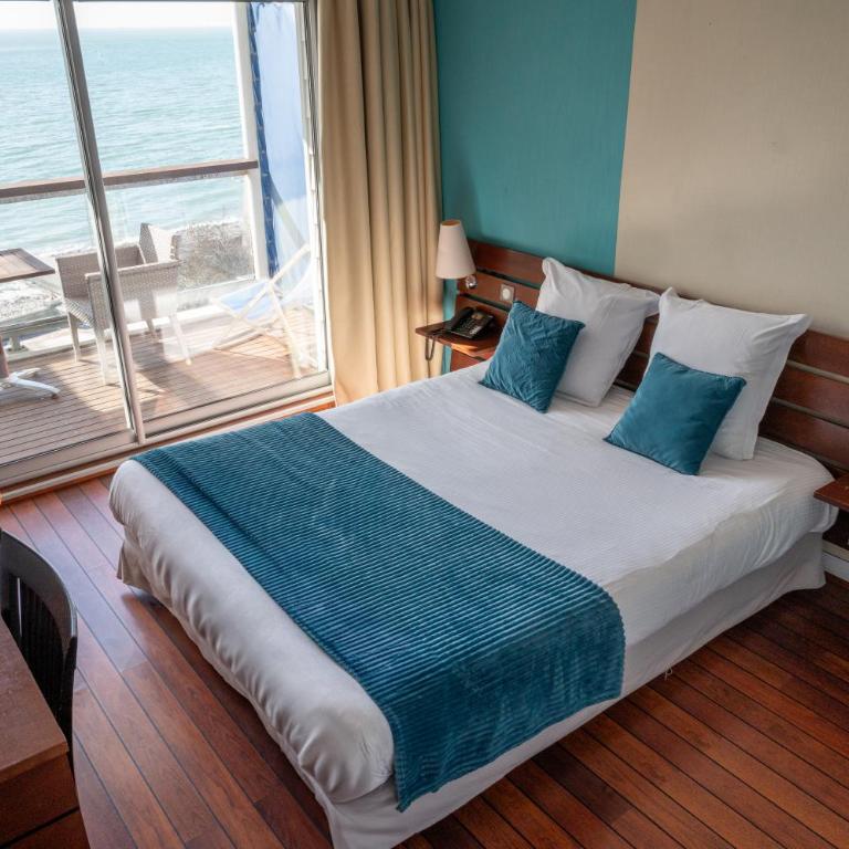 LOGIS HOTEL - La Petite Rade - Chambre Double Confort avec Balcon - Vue sur Mer - 6