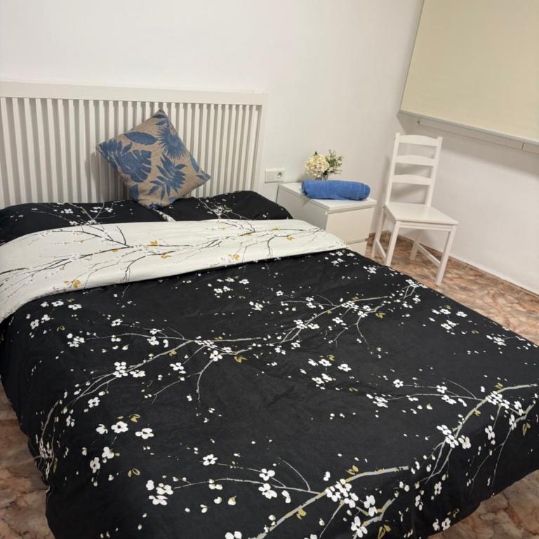 Hogar Mediterráneo - Standard Double Room with Shared Bathroom - 3
