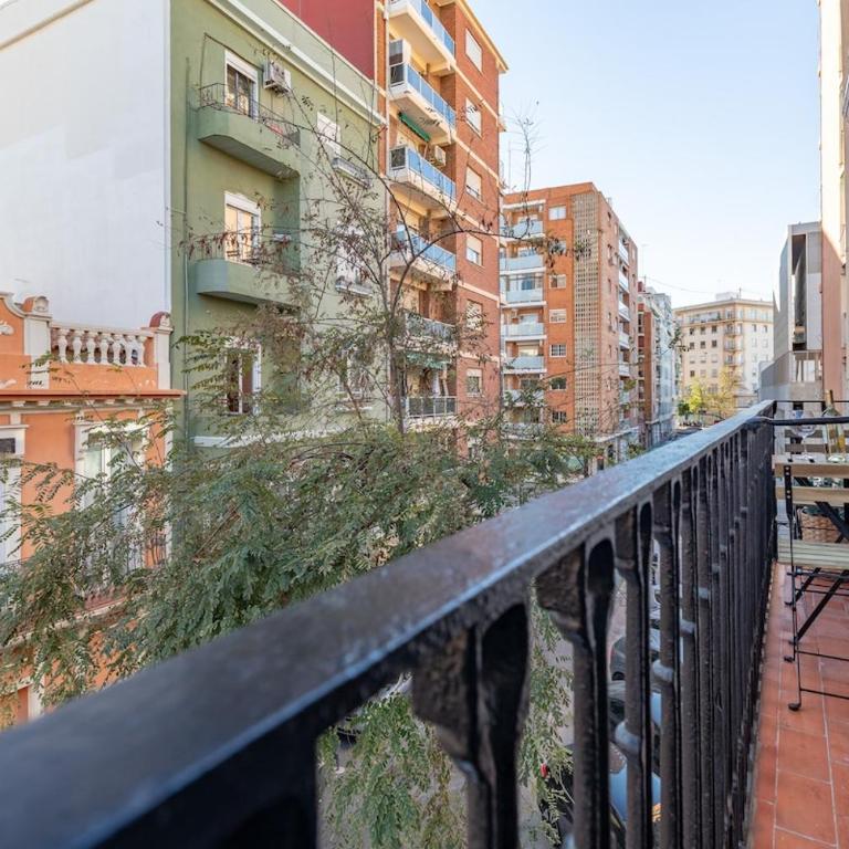 Hogar tradicional con balcón cerca de la playa - Appartement 3 Chambres - 33