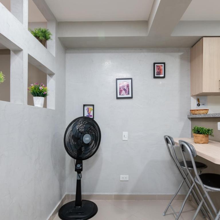 Apartment En Medellin - Estudio con vistas a las montañas - 1