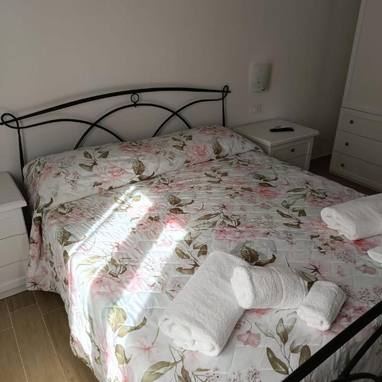 Bed breakfast L'AMICO - Camera Matrimoniale con Bagno Privato - 6