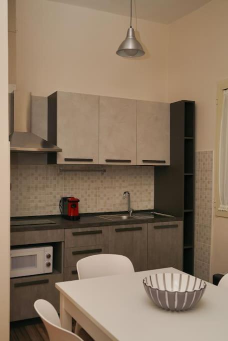 Domus Bovio - Nel cuore di Napoli - Appartamento con 2 Camere da Letto - 3