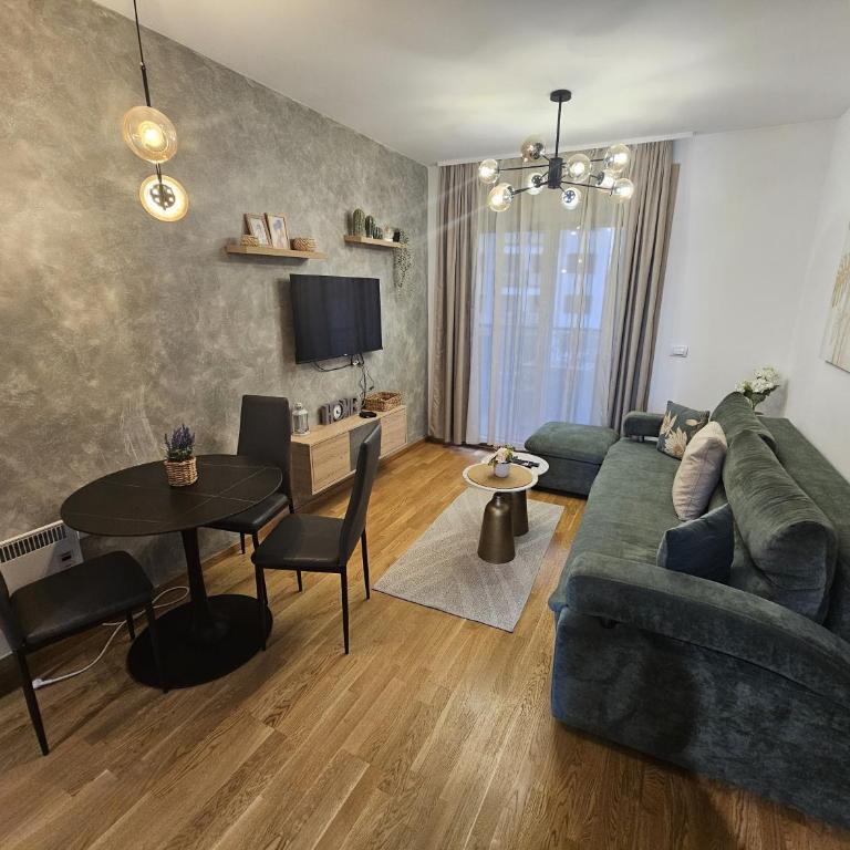 Beli Dvor Apartments SPA & Wellness - One-Bedroom Standard Apartment - 1