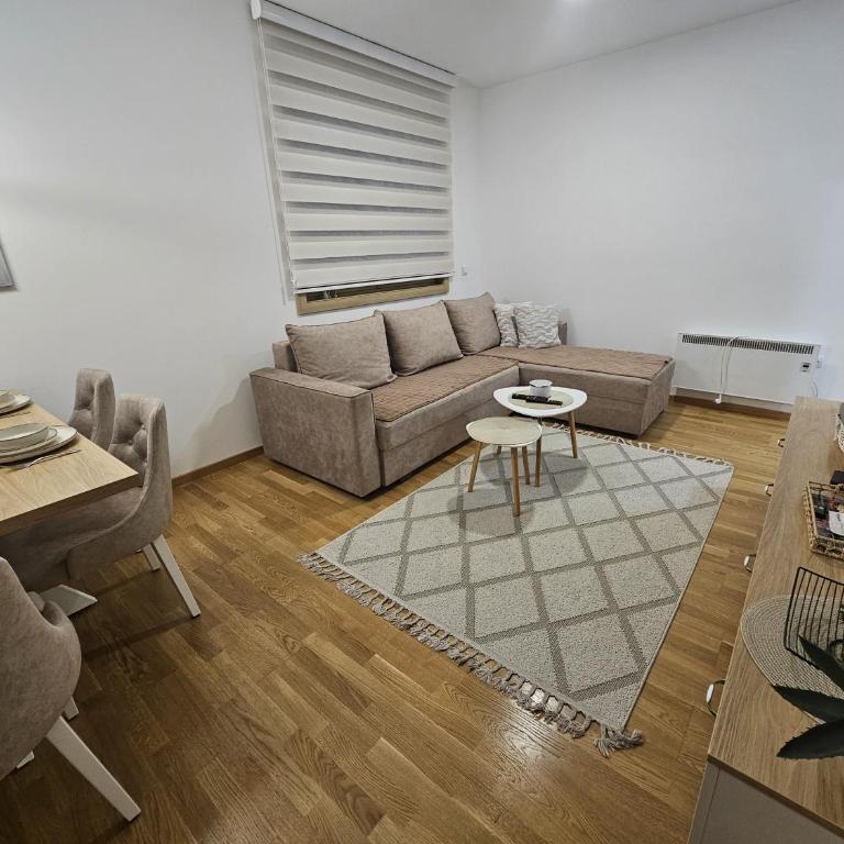 Beli Dvor Apartments SPA & Wellness - Standard Room with View - 1