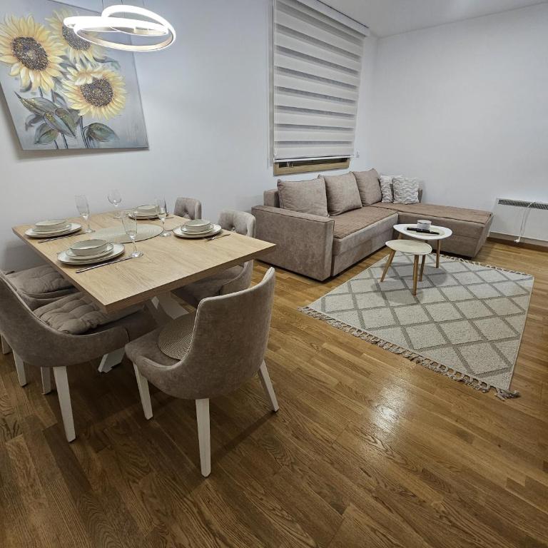 Beli Dvor Apartments SPA & Wellness - Standard Room with View - 2