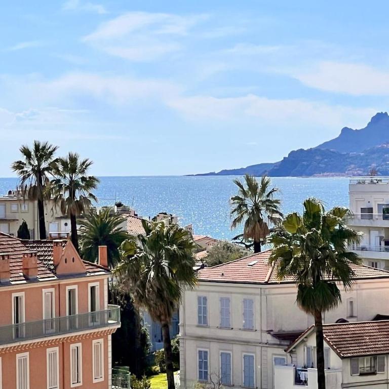 Luxury Appartment with terrace and side sea view - Apartment mit 1 Schlafzimmer - 1