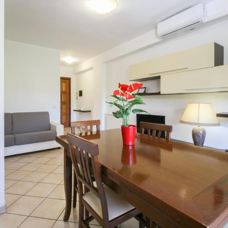 Residence Speedy Lovely Suites - 9 Appartamenti Fino a 52 Ospiti - Fiumicino Airport - Appartamento Familiare con 2 Camere da Letto - 4