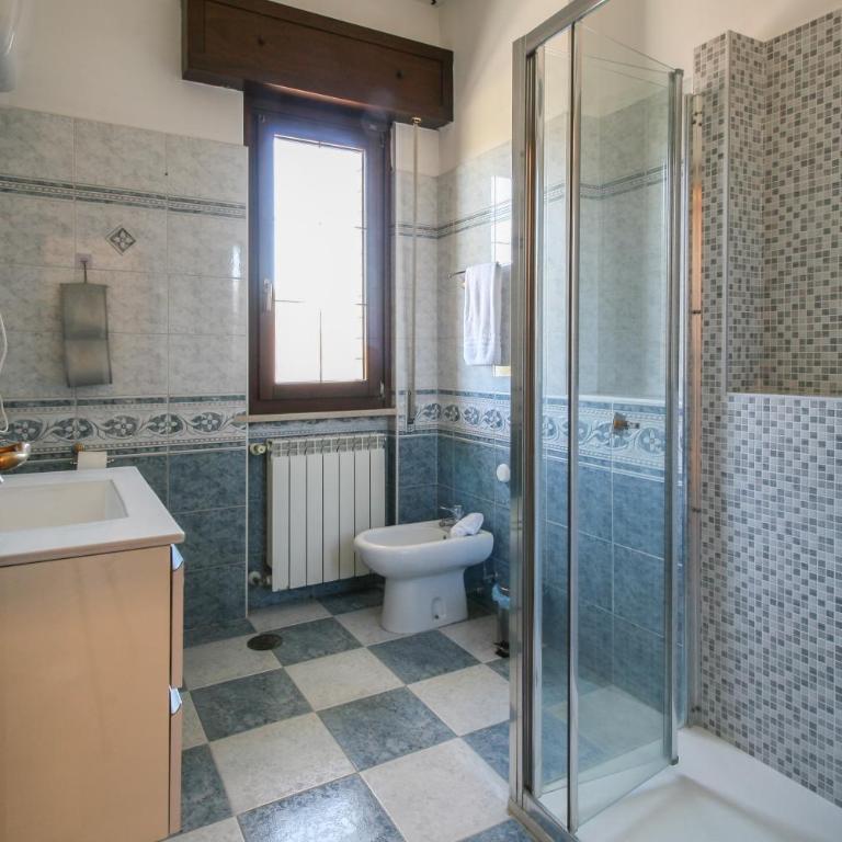 Residence Speedy Lovely Suites - 9 Appartamenti Fino a 52 Ospiti - Fiumicino Airport - Appartamento Deluxe con 2 Camere da Letto e Balcone - 16