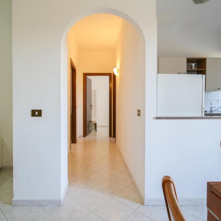 Residence Speedy Lovely Suites - 9 Appartamenti Fino a 52 Ospiti - Fiumicino Airport - Appartamento Deluxe con 2 Camere da Letto e Vista Giardino - 5
