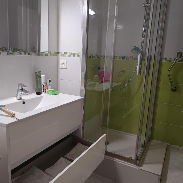Grand appart 80m2 parking - Appartement 3 Chambres - 19