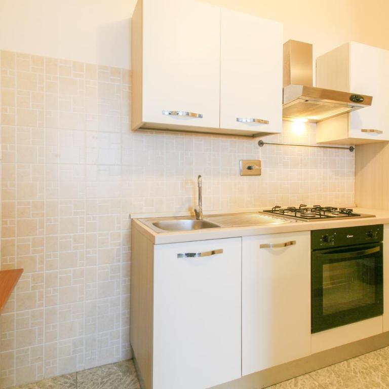Residence Speedy Lovely Suites - 9 Appartamenti Fino a 52 Ospiti - Fiumicino Airport - Appartamento Standard con 1 Camera da Letto - 5