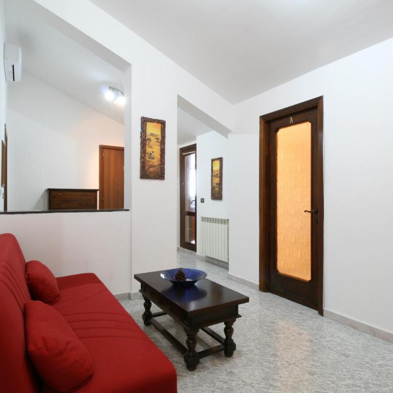 Residence Speedy Lovely Suites - 9 Appartamenti Fino a 52 Ospiti - Fiumicino Airport - Appartamento con 2 Camere da Letto e Terrazza - 5