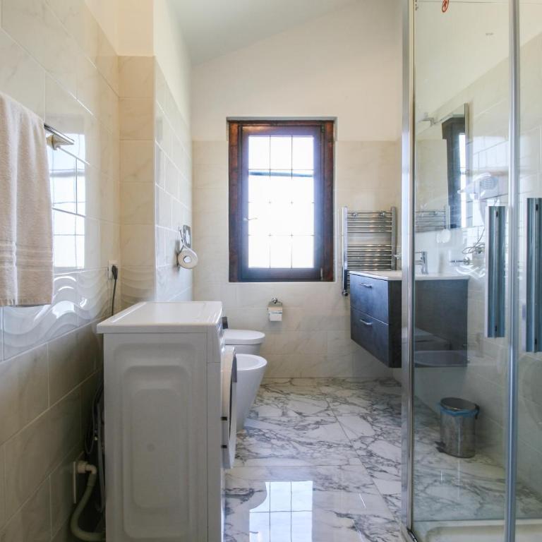 Residence Speedy Lovely Suites - 9 Appartamenti Fino a 52 Ospiti - Fiumicino Airport - Appartamento con 2 Camere da Letto e Terrazza - 11