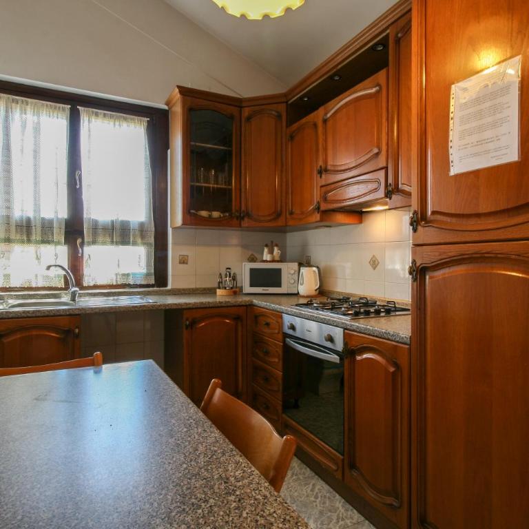 Residence Speedy Lovely Suites - 9 Appartamenti Fino a 52 Ospiti - Fiumicino Airport - Appartamento con 3 Camere da Letto - Piano Alto - 8