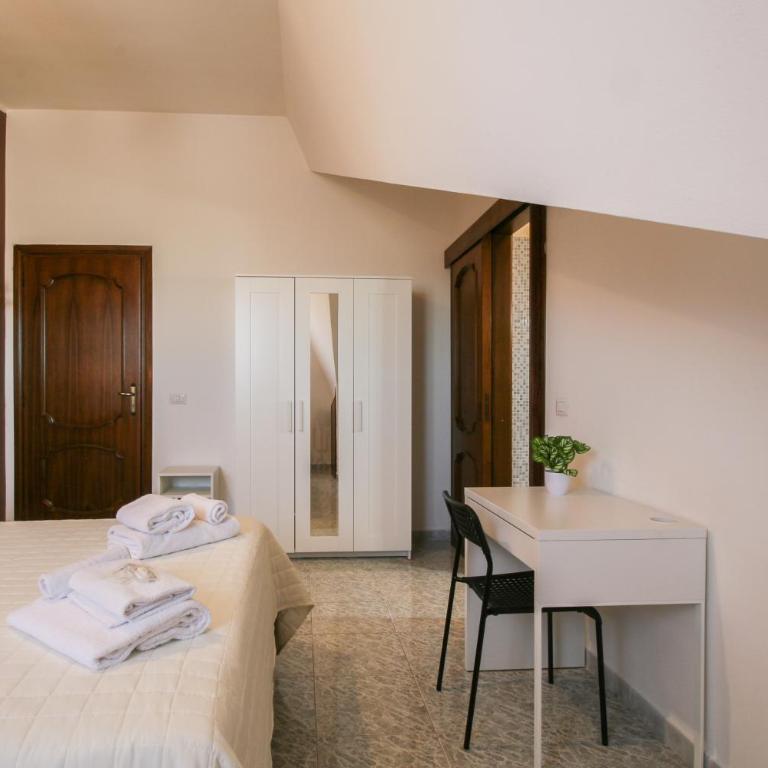 Residence Speedy Lovely Suites - 9 Appartamenti Fino a 52 Ospiti - Fiumicino Airport - Appartamento con 3 Camere da Letto - Piano Alto - 14