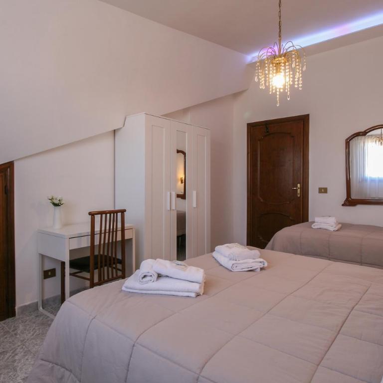 Residence Speedy Lovely Suites - 9 Appartamenti Fino a 52 Ospiti - Fiumicino Airport - Appartamento con 3 Camere da Letto - Piano Alto - 17