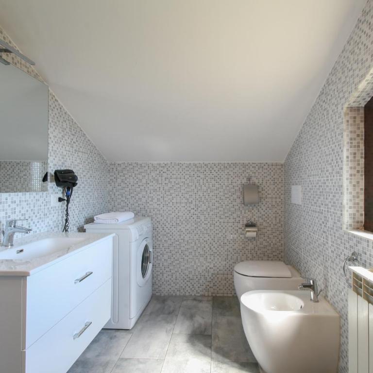 Residence Speedy Lovely Suites - 9 Appartamenti Fino a 52 Ospiti - Fiumicino Airport - Appartamento con 3 Camere da Letto - Piano Alto - 21