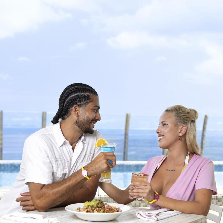 Temptation at The Tower Cancún Resort - All Inclusive - Adults Only - Couple’s Clothing-Optional Deluxe Ocean-View Room - 4