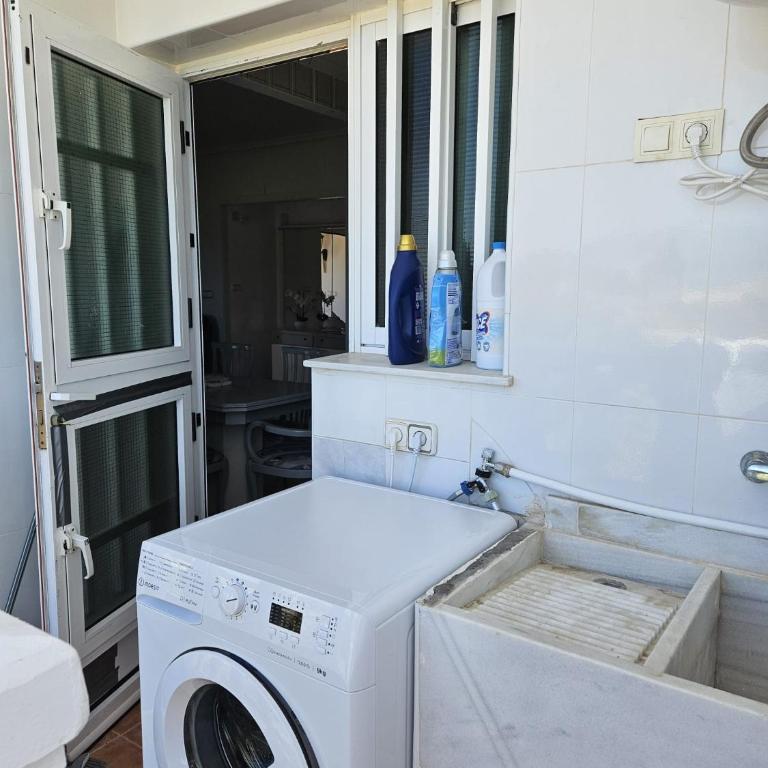 Vive la playa a lo grande!!! - Four-Room Apartment - 17