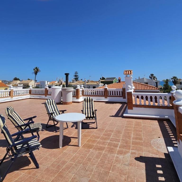 Vive la playa a lo grande!!! - Four-Room Apartment - 18