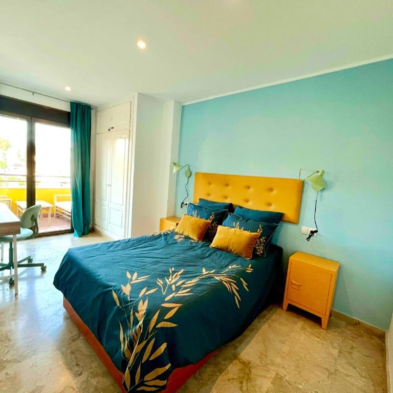 Urban Retreat with Views & Terrace - Apartamento de 2 dormitorios - 3