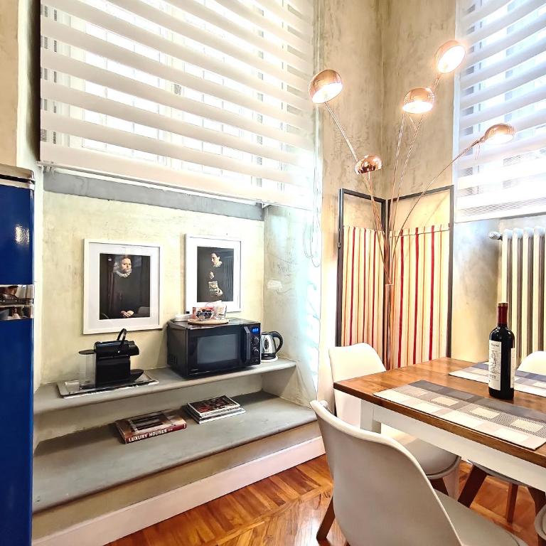 Chic Mamma Deluxe Loft Suite - One-Bedroom Apartment - 20