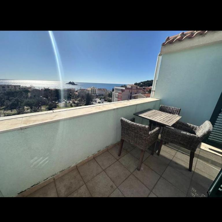 Njaro del Mar 17 - One-Bedroom Apartment - 4
