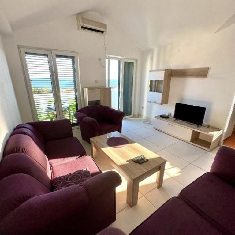 Njaro del Mar 17 - One-Bedroom Apartment - 1