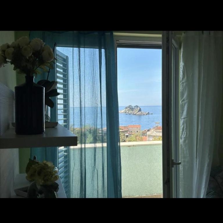 Njaro Del Mar 18 - One-Bedroom Apartment - 12