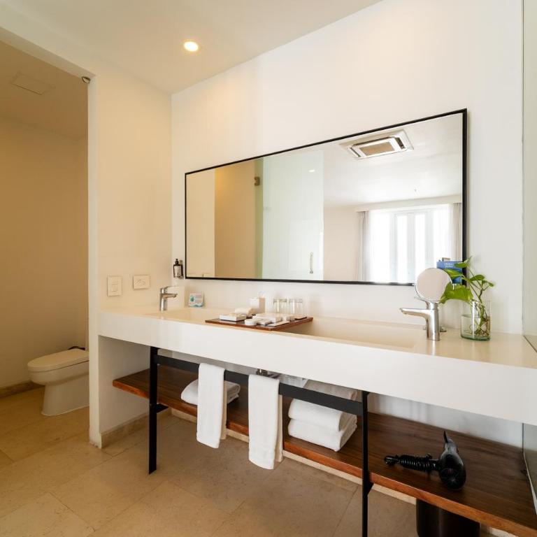 Nacar Hotel Cartagena, Curio Collection by Hilton - Habitación Superior con cama extragrande - 1